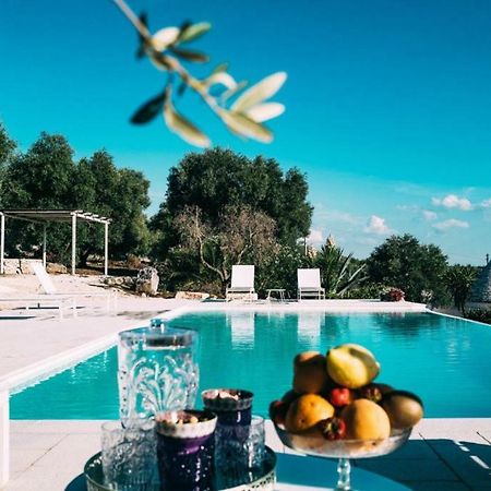 Relais Trulli Le Icone Bed & Breakfast Остуни Екстериор снимка