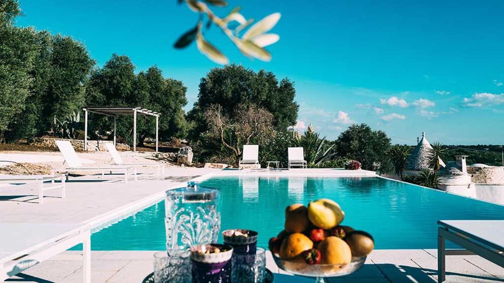 Relais Trulli Le Icone Bed & Breakfast Остуни Екстериор снимка