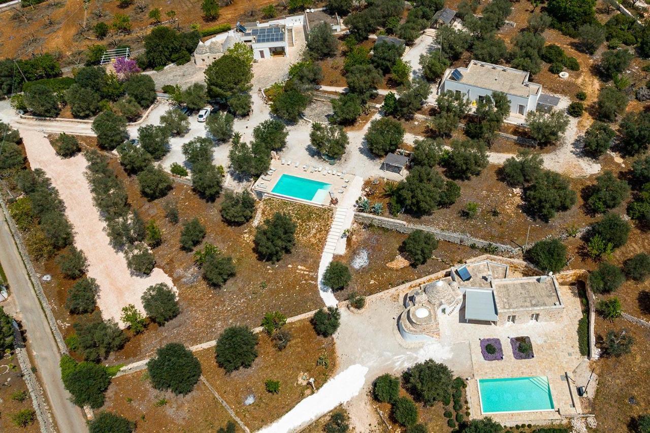 Relais Trulli Le Icone Bed & Breakfast Остуни Екстериор снимка