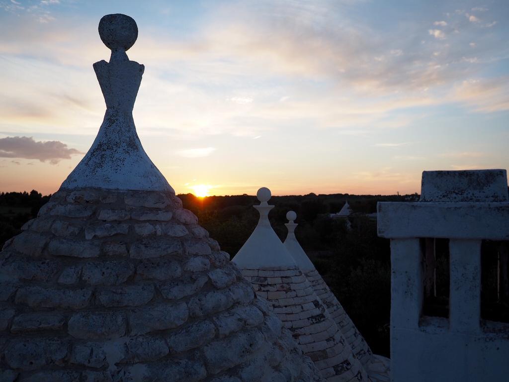 Relais Trulli Le Icone Bed & Breakfast Остуни Екстериор снимка