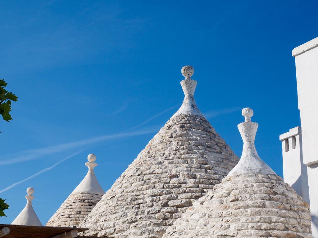 Relais Trulli Le Icone Bed & Breakfast Остуни Екстериор снимка