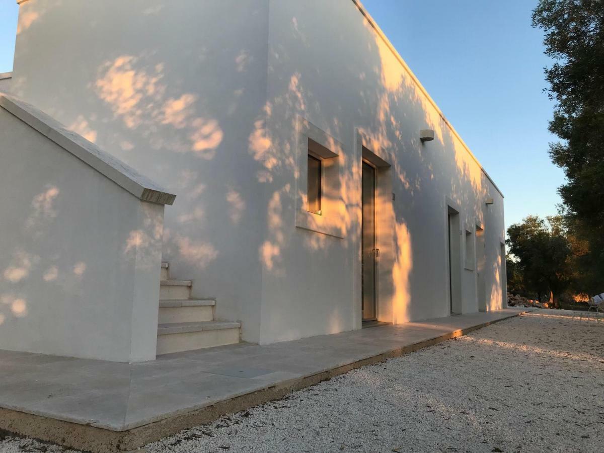 Relais Trulli Le Icone Bed & Breakfast Остуни Екстериор снимка